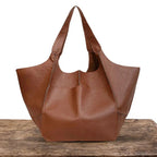 Lauras Zeitlose Eleganz | Vintage Handtasche