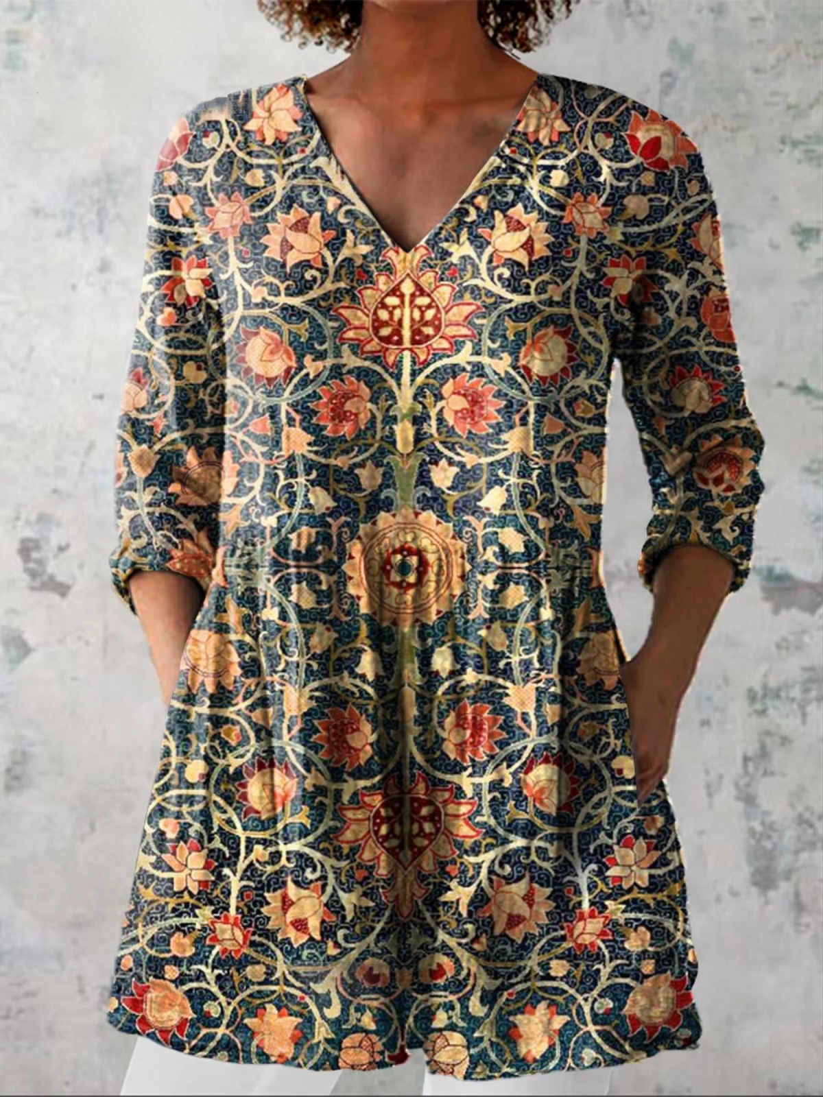 Savenora | Lange Bluse mit ausdrucksstarkem Muster