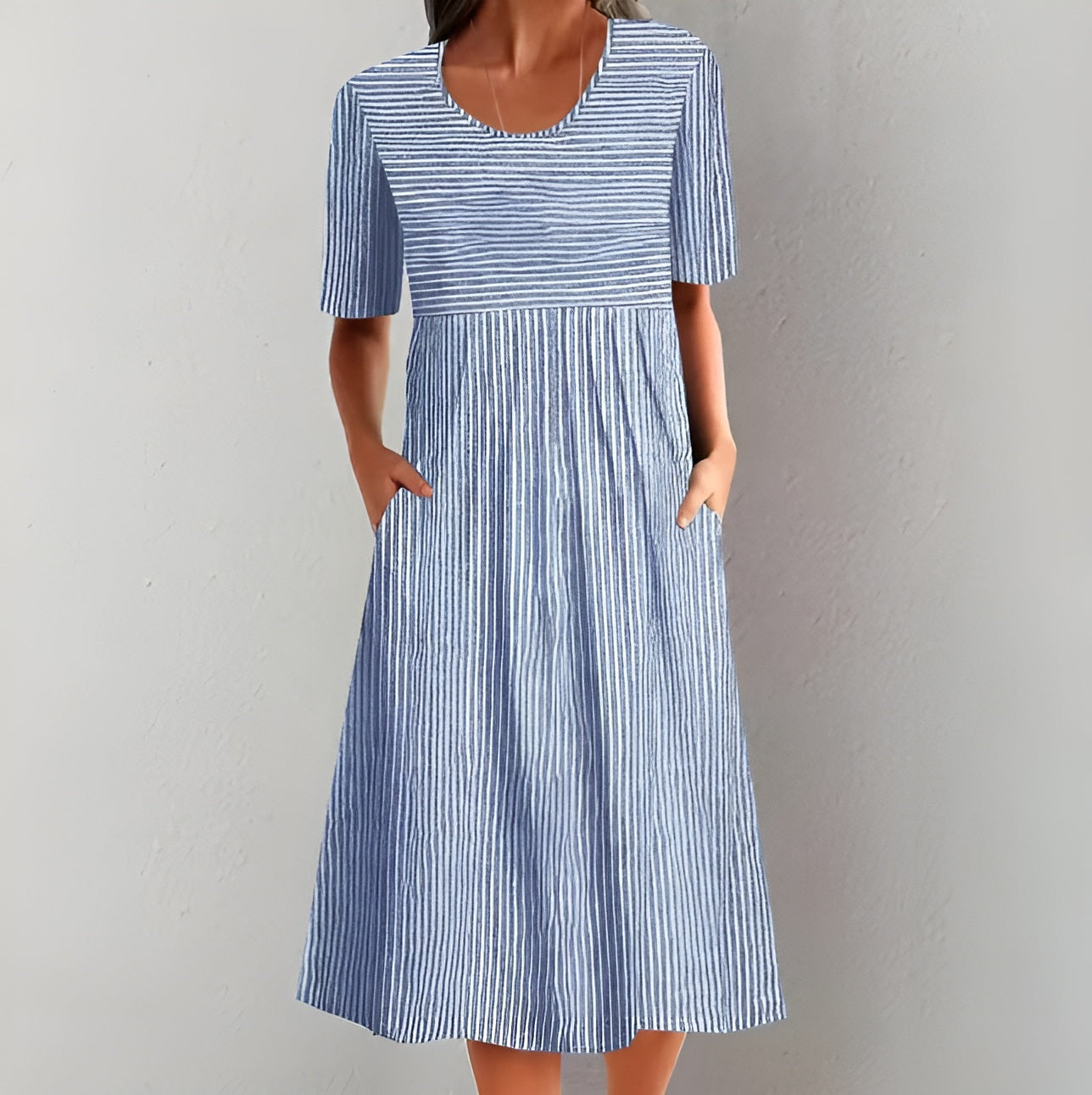 Aquelle™ - Stilvolles Midikleid mit maritimem Streifenmuster